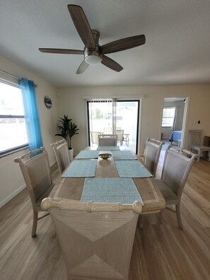 Dining - 2 bedroom home close to Boca Grande!
Private Poolside Paradise!
Golfer's Dream! (Rotunda West)