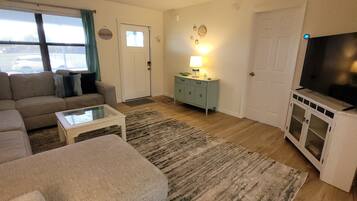 Smart TV, libros y impresora