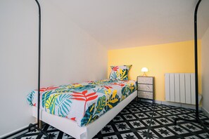 2 chambres, fer et planche à repasser, Wi-Fi, draps fournis