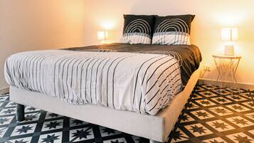 2 habitaciones, tabla de planchar con plancha, wifi y ropa de cama