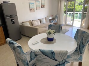 Comfort Apartment, Balcony, Beach View | Living area