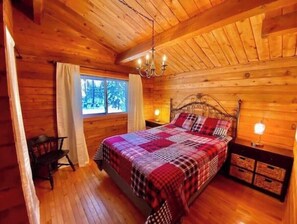 4 bedrooms, bed sheets