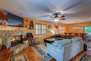Cabin, Multiple Beds, Hot Tub, Mountain View (Dogwood Den) | Living area - Dogwood Den (Banner Elk)