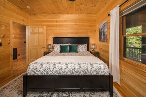 House, Multiple Beds, Hot Tub, Mountain View (Merrywether Lodge) | 3 bedrooms, individually decorated, individually furnished, bed sheets - Merrywether Lodge (Boone)