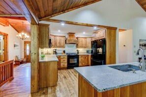 Hus, flere senger, spabadekar, fjellutsikt (Bigfoot Bungalow) | Eget kjøkken | Kaffetrakter/tekoker