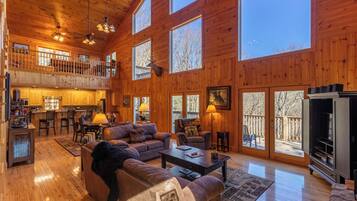 Cabin, Multiple Beds, Hot Tub, Mountain View (Stress ReLeaf) | Living area
