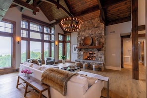 House, Multiple Beds, Hot Tub, Mountain View (Twin Boulder Lodge at Eagles Nest) | Interior - Twin Boulder Lodge at Eagles Nest (Banner Elk)