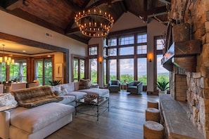 House, Multiple Beds, Hot Tub, Mountain View (Twin Boulder Lodge at Eagles Nest) | Living area | Fireplace