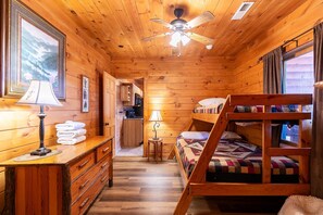 House, Multiple Beds, Hot Tub, Mountain View (Beary Relaxing Cabin) | 4 bedrooms, individually decorated, individually furnished, bed sheets - Beary Relaxing Cabin (Banner Elk)