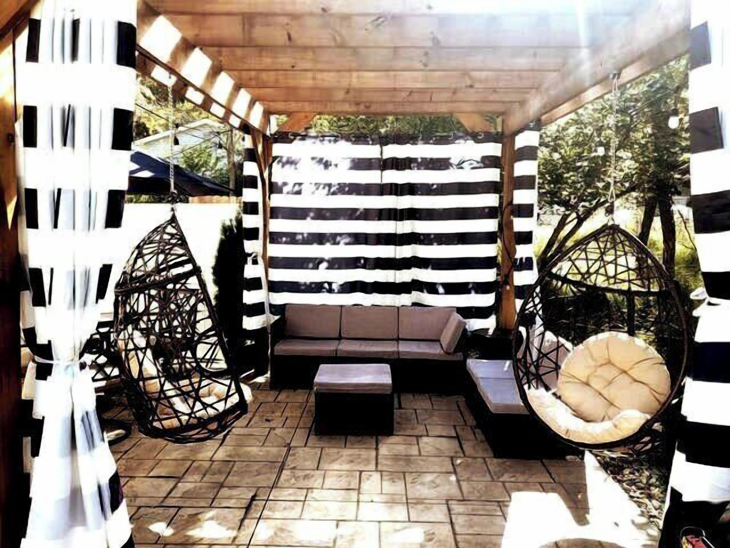 Romantic Pocono stay with Hot Tub - Pets allowed!