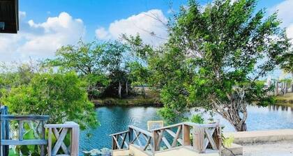 Lagoonfront 1BR Oasis Unit B – Gated, Private, 10 Min from Belize Airport & City