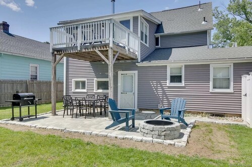 Cozy Beach Apartment Just 2 Blocks from the Ocean 