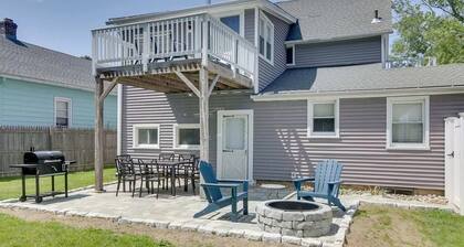 Cozy Beach Apartment Just 2 Blocks from the Ocean