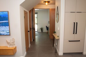 Interior - The Heart of Hollywood House
- Newly Built w/ Hot Tub - (Los Angeles)