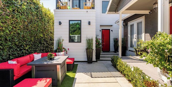 屋外ダイニングエリア