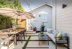 屋外ダイニングエリア