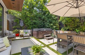 屋外ダイニングエリア