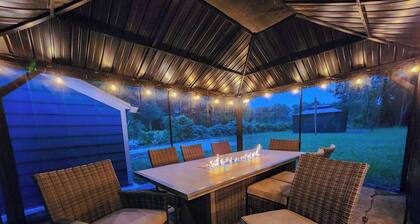 Modern Home 2 Firepits w/ Dining