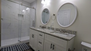 Shower, hair dryer, towels, soap - Modern Home 2 Firepits w/ Dining (Decatur)