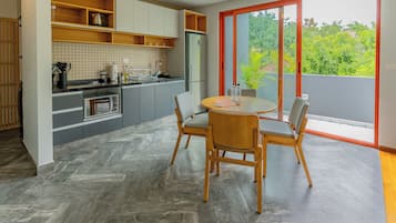 华丽公寓 | 私人厨房 | 大冰箱、微波炉、茶具/咖啡用具、烤面包机