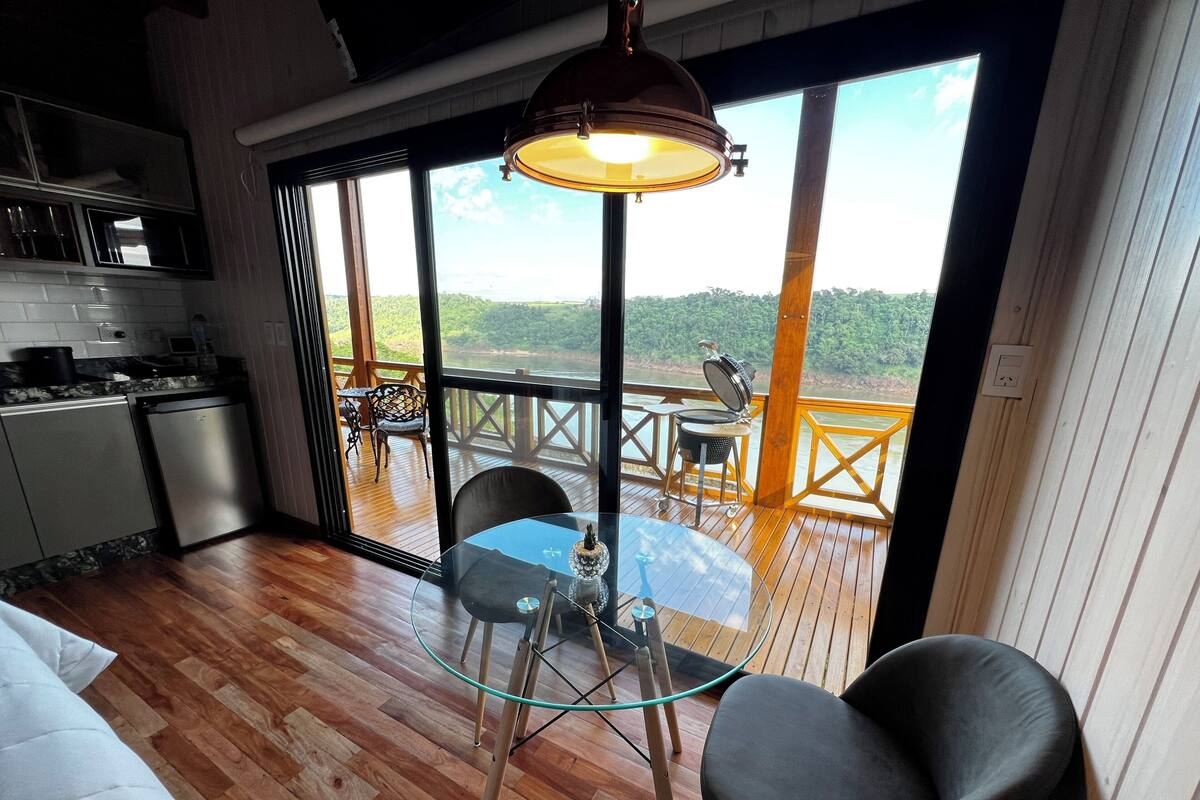 Kamar Double Mewah, balkon, pemandangan sungai | Ruang kerja ramah laptop, Wi-Fi gratis, dan didekorasi berbeda-beda