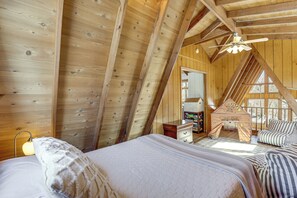 2 bedrooms, desk, iron/ironing board, travel cot