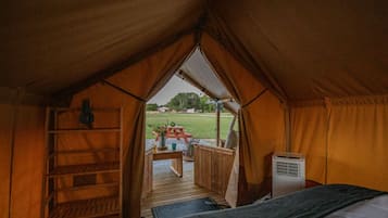 1 bedroom, iron/ironing board, travel crib, WiFi