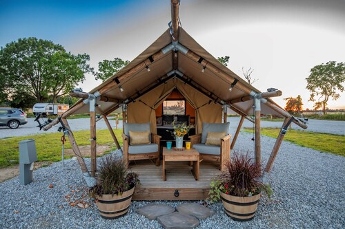Riverfront Safari Tent | Firepit • Roaring River