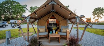 Riverfront Safari Tent | Firepit • Roaring River