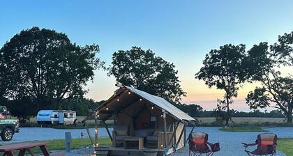 Explore & Unwind near Roaring River State Park