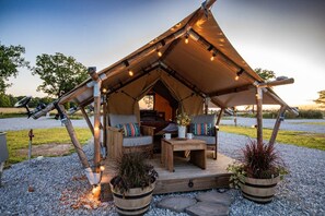 Property grounds - Roaring River Park's Scenic Outdoor Getaway (Cassville)