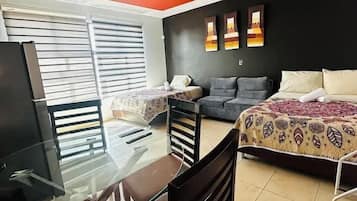 Classic Apartment, Multiple Beds, Kitchen