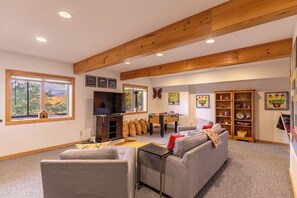 Living area - Angels Envy (Lenoir)