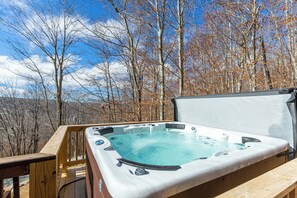 Outdoor spa tub - Thistle Be Fun (Banner Elk)