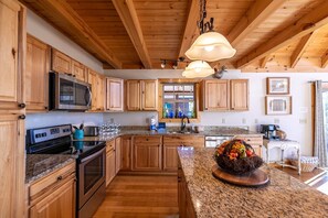 House, Multiple Beds, Hot Tub, Mountain View (Heavenly Haven Retreat) | Private kitchen | Coffee/tea maker - Heavenly Haven Retreat (Sugar Grove)