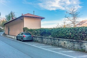 Exterior - Flower House with Lake View by Wonderful Italy (Perledo)