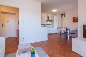 Apartment | Living area - Flower House with Lake View by Wonderful Italy (Perledo)