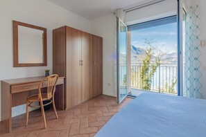 Apartment - Flower House with Lake View by Wonderful Italy (Perledo)