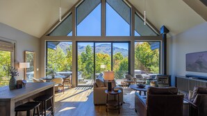 House, Multiple Beds, Hot Tub, Mountain View (Big Bear Escape) | Living area - Big Bear Escape (Banner Elk)