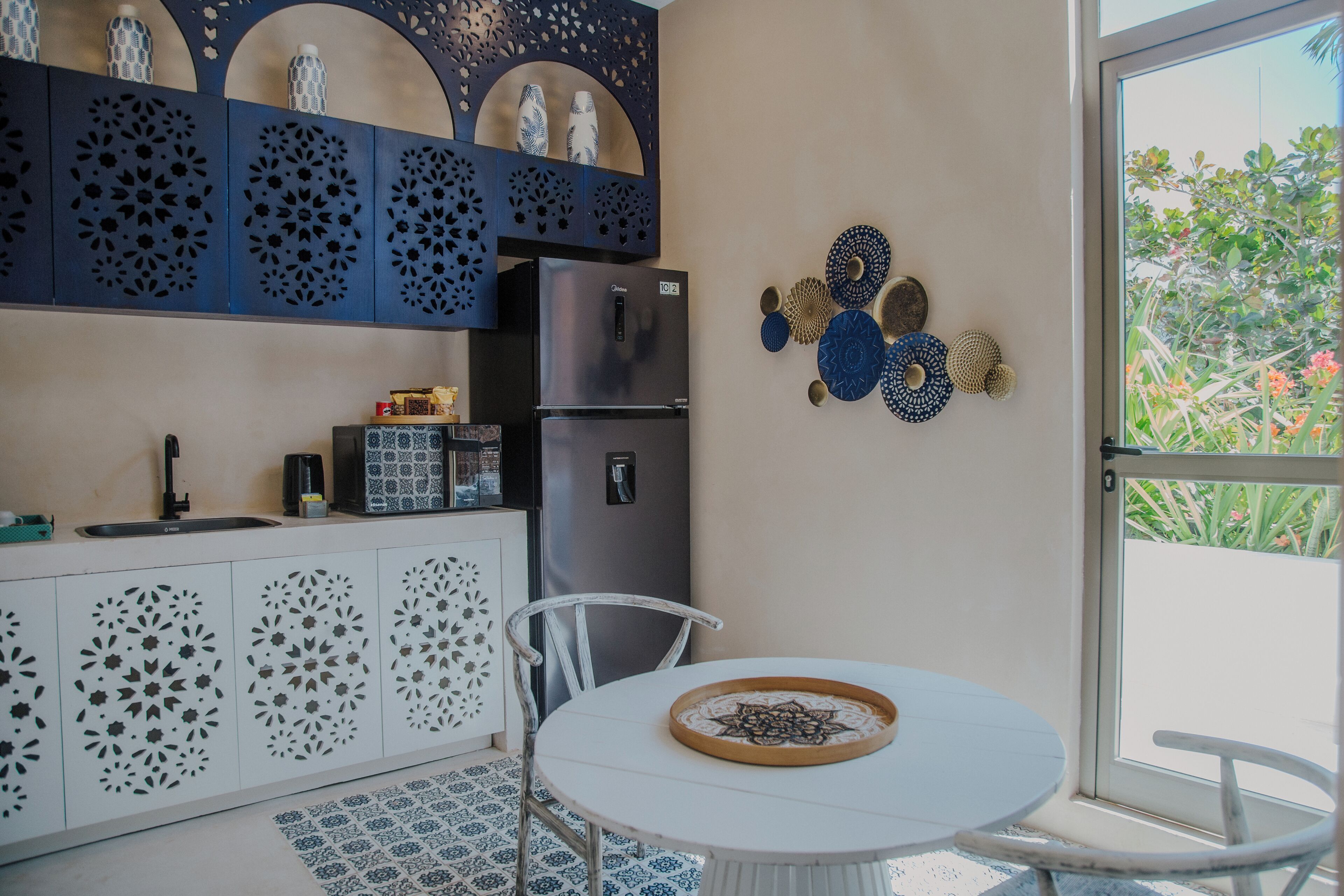 Deluxe Apartment | Living area | 50-inch Smart TV with digital channels, pay movies