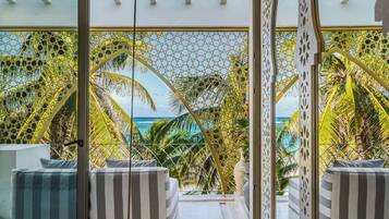 Suite Bulan Madu, kolam renang pribadi, pemandangan samudra | Pemandangan pantai/laut