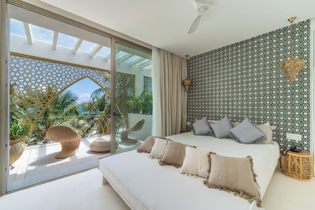 Luxury Suite, 1 King Bed, Ocean View, Sea Facing | 1 bedroom, premium bedding, down duvets, minibar