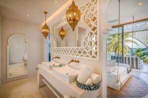 Oceanfront Grand Pool Suite | Bathroom | Hair dryer, bathrobes, towels, soap - Sana Tulum Beachfront Boutique Hotel (Tulum)