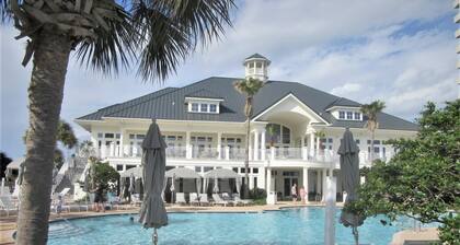 Beach Club - Catalina 1405 - Sleeps 8 - Pools, Right on the Beach!