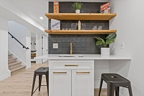 Interior - Big Rock in Arvada (Arvada)