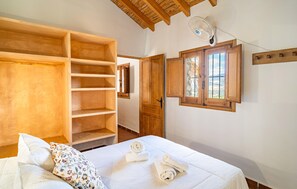 6 bedrooms, travel cot - Lovely home in Algodonales (Algodonales)