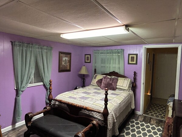 3 makuuhuonetta, silitysrauta/-lauta, ilmainen Wi-Fi, vuodevaatteet