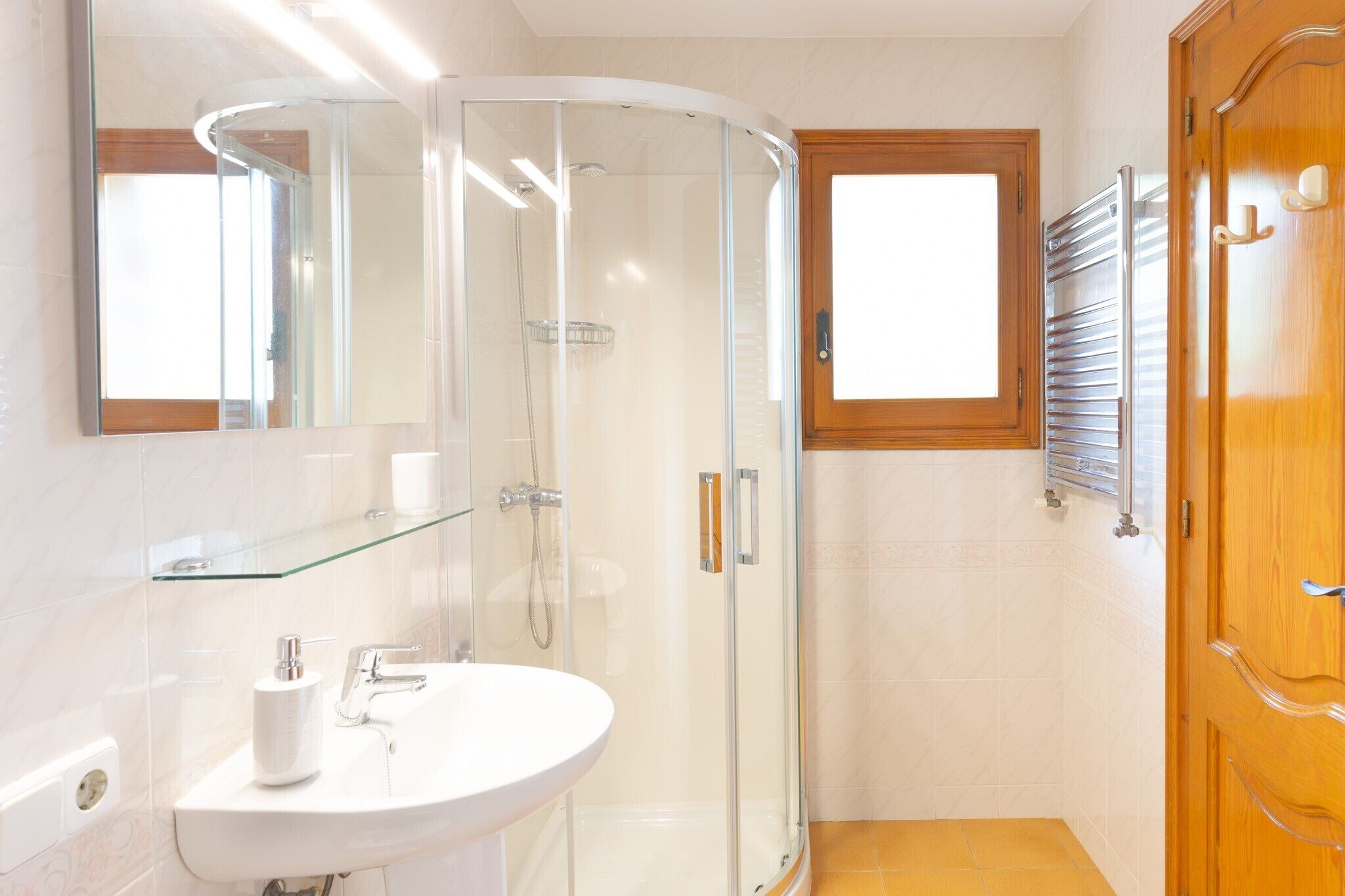 淋浴设施、免费洗浴用品、吹风机