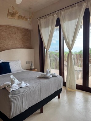 Deluxe-rum - utsikt mot trädgården | Sängtillbehör av högsta kvalitet, gratis wi-fi och sängkläder