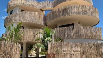 Mặt tiền nơi lưu trú